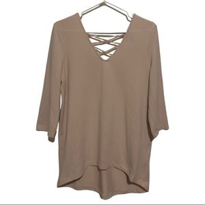 3/$30 Neutral 𝅺3/4 sleeve string tunic top in a dusty pink